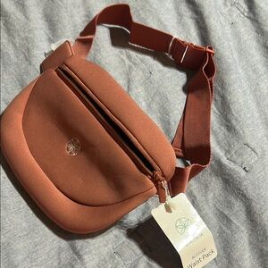 GAIAM Rust Travel Waist Pack for athletes and travelers men and women brand new